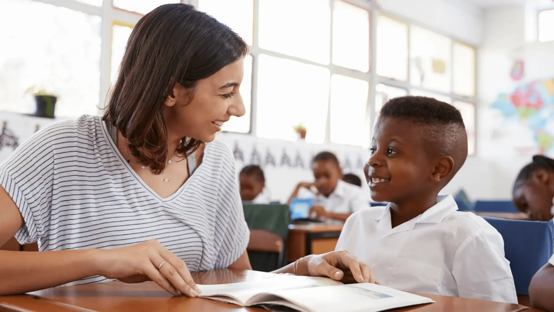 How to Become a Digital Nomad English Teacher: Your Ultimate Guide