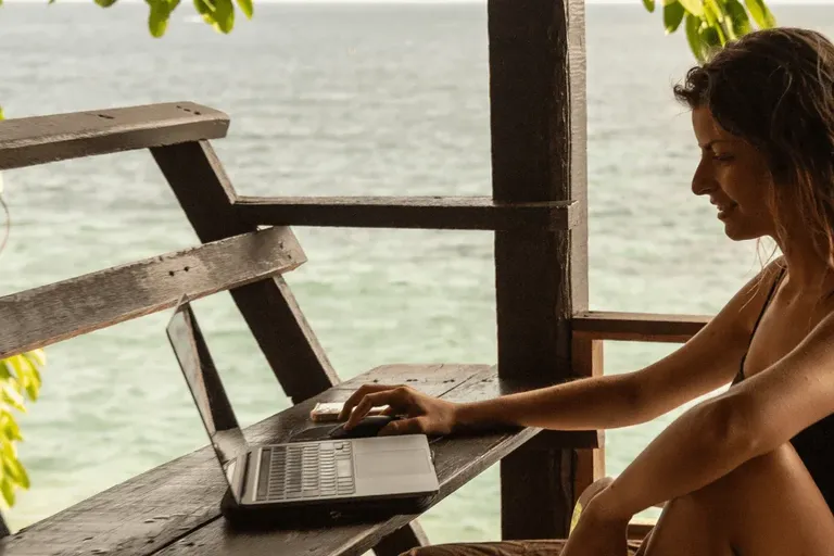 How To Become a Digital Nomad as a Freelance Content Writer