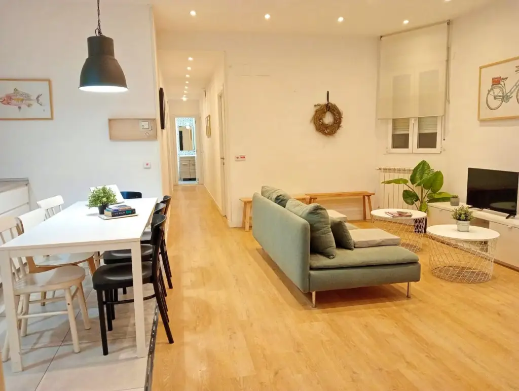 Far Home Plaza Mayor Coliving
