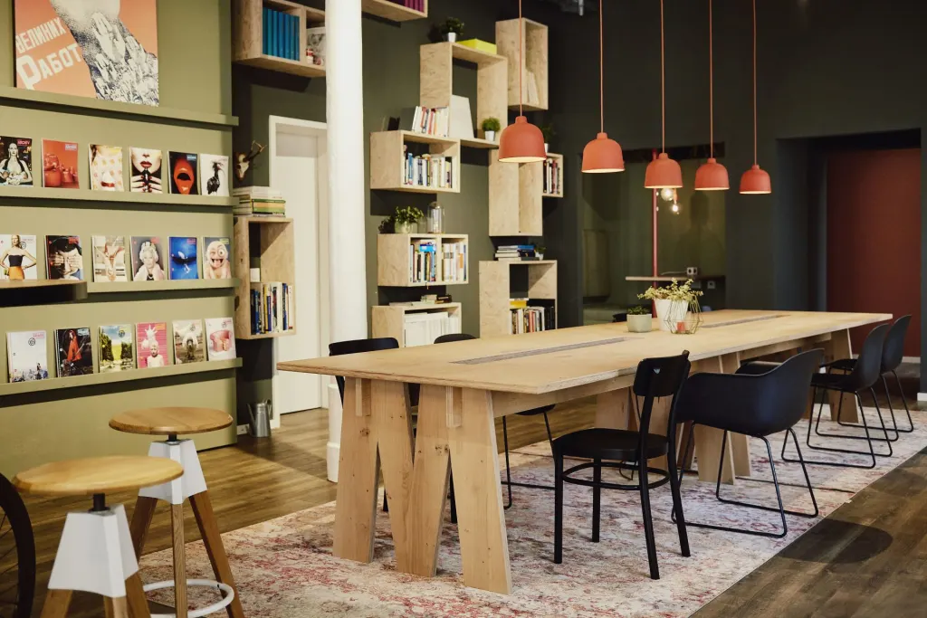 MATES - GEORGENSTRASSE