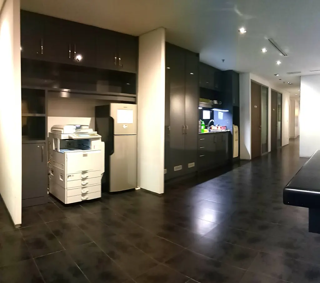 AVENUE BUSINESS CENTRE PLAZA SENTRAL