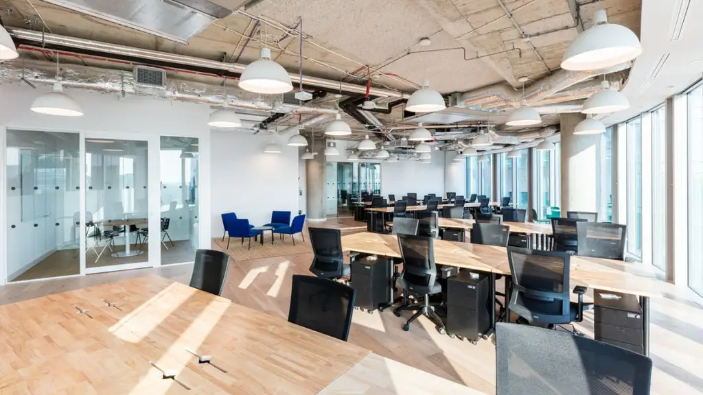 WeWork Mennica Legacy Tower