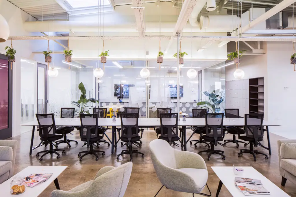 Runway East, Finsbury Park